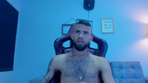 Snapshot of adri_sexboy229 chatting on 09-20-25, 02:45 adri_sexboy229 online show from 09-20-25, 02:45