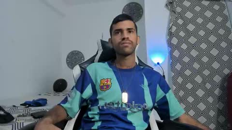 Snapshot of adri_sexboy229 chatting on 10-17-25, 07:11 adri_sexboy229 online show from 10-17-25, 07:11