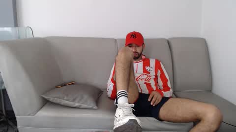Snapshot of adrian_falcon chatting on 06-05-26, 06:57 Adrian Falcon online show from 06-05-26, 06:57