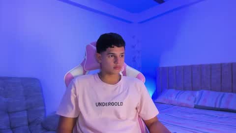 ADRIAN online show from 04-25-26, 06:38