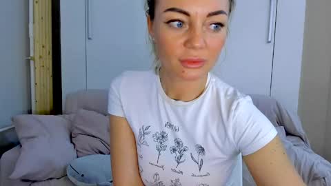 Adriana online show from 04-25-26, 01:41