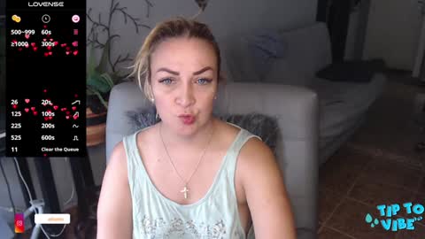 Adriana Paredes  online show from 01-21-25, 01:00