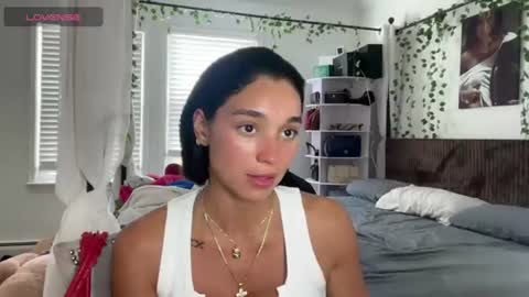 Snapshot of adriannarodriguez chatting on 06-09-26, 09:48 Adrianna online show from 06-09-26, 09:48