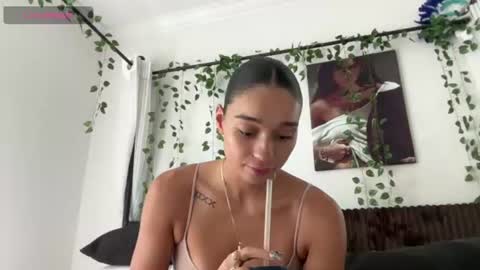 Snapshot of adriannarodriguez chatting on 06-30-26, 06:09 Adrianna online show from 06-30-26, 06:09