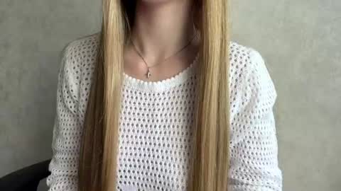 Caroline online show from 06-28-26, 12:33