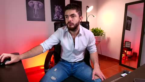 Snapshot of adrianwilliams_ chatting on 02-27-25, 11:48 Adrian Williams online show from 02-27-25, 11:48