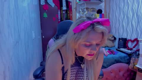 adriiana_fox_ online show from 02-03-26, 06:02