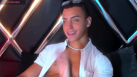 Adrian Lopez online show from 12-06-24, 07:01