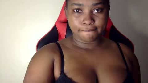 Snapshot of african001 chatting on 10-26-25, 04:46 stella online show from 10-26-25, 04:46