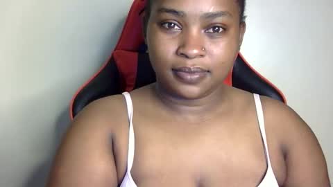 Snapshot of african001 chatting on 10-31-25, 03:46 stella online show from 10-31-25, 03:46