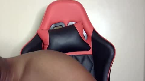 Snapshot of african001 chatting on 11-12-25, 06:30 stella online show from 11-12-25, 06:30