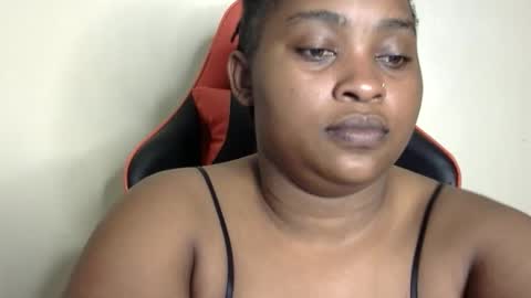 Snapshot of african001 chatting on 11-15-25, 05:42 stella online show from 11-15-25, 05:42