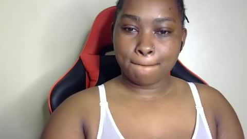 Snapshot of african001 chatting on 11-30-25, 04:44 stella online show from 11-30-25, 04:44