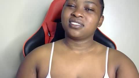 Snapshot of african001 chatting on 12-02-25, 02:01 stella online show from 12-02-25, 02:01