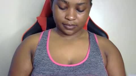 Snapshot of african001 chatting on 12-05-25, 02:25 stella online show from 12-05-25, 02:25