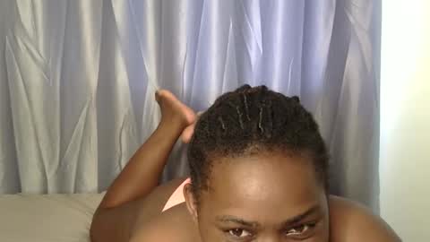 Snapshot of african001 chatting on 12-15-25, 04:06 stella online show from 12-15-25, 04:06