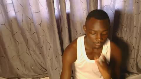 Snapshot of african_hotchocolate chatting on 12-17-25, 07:47 sexiest online show from 12-17-25, 07:47