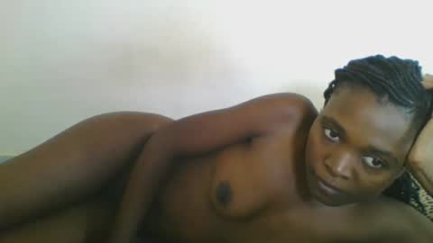 Yvonne online show from 04-18-26, 07:18