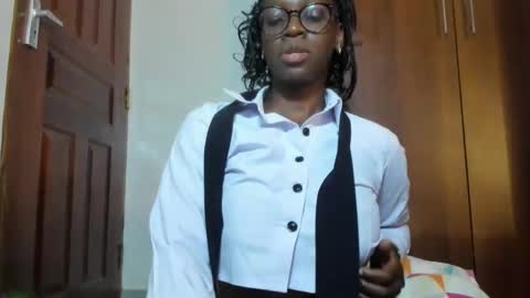 Snapshot of afro_pop chatting on 11-03-25, 12:46 Leah online show from 11-03-25, 12:46