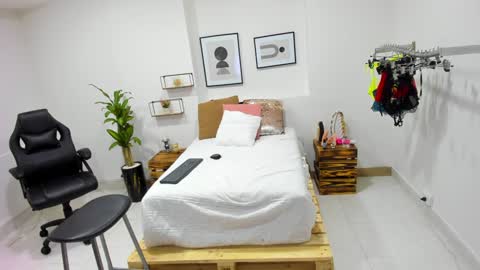 Snapshot of afrodita_martinez chatting on 12-04-24, 09:02 Afrodita online show from 12-04-24, 09:02