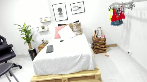 Snapshot of afrodita_martinez chatting on 01-20-25, 11:24 Afrodita online show from 01-20-25, 11:24