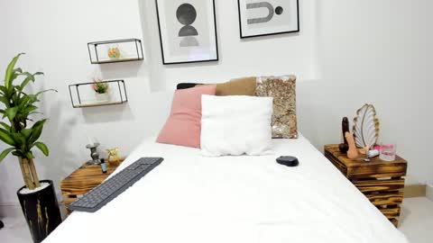 Snapshot of afrodita_martinez chatting on 01-28-25, 07:43 Afrodita online show from 01-28-25, 07:43