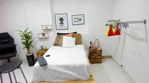 Snapshot of afrodita_martinez chatting on 01-31-25, 11:13 Afrodita online show from 01-31-25, 11:13