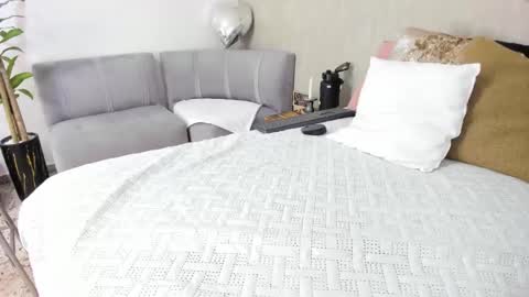 Snapshot of afrodita_martinez chatting on 02-17-25, 05:21 Afrodita online show from 02-17-25, 05:21