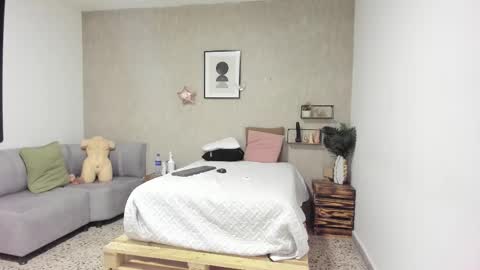 Snapshot of afrodita_martinez chatting on 10-11-25, 06:45 Afrodita online show from 10-11-25, 06:45