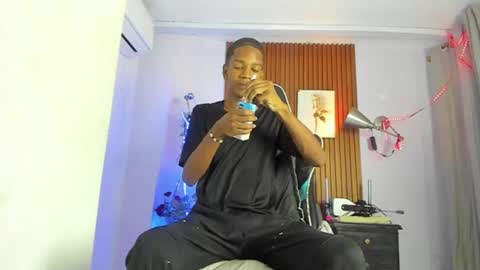Snapshot of afrowayuu chatting on 06-25-26, 11:15 afrowayuu online show from 06-25-26, 11:15