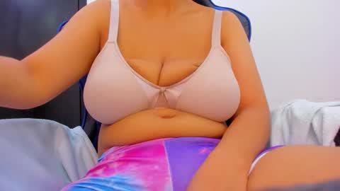 Snapshot of agata18_ chatting on 05-27-26, 12:35 A G A T A online show from 05-27-26, 12:35