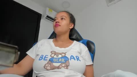 Snapshot of agata18_ chatting on 06-11-26, 08:29 A G A T A online show from 06-11-26, 08:29
