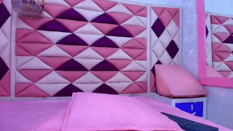 Snapshot of agata_01_ chatting on 09-30-25, 11:59 Ana online show from 09-30-25, 11:59