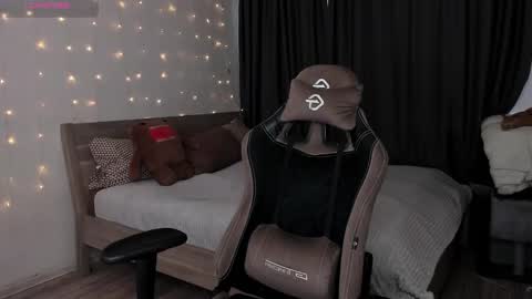 Eva online show from 01-27-25, 03:26