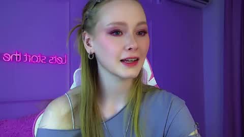 AgataFoxley online show from 04-22-26, 06:31