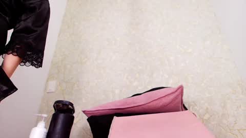 Snapshot of agatha__lee chatting on 01-11-25, 06:14 AGHATA online show from 01-11-25, 06:14