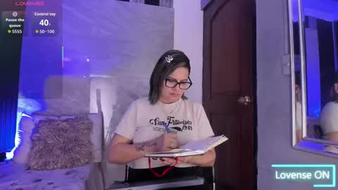 Snapshot of agatha_pleasure chatting on 09-25-25, 11:47 agatha_pleasure online show from 09-25-25, 11:47