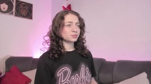 Camila     2 online show from 02-01-26, 01:26