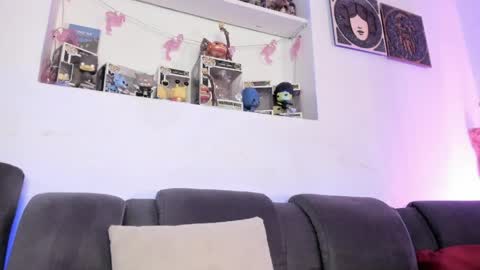 Camila     2 online show from 05-18-26, 04:07