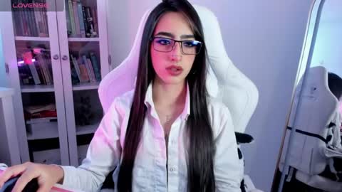 Snapshot of agathablair4 chatting on 06-12-26, 12:04 agathablair4 online show from 06-12-26, 12:04