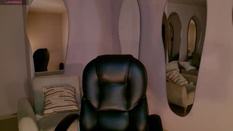 Agatha online show from 02-12-26, 08:04