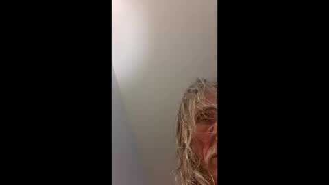 Snapshot of agedhardwood59618233 chatting on 05-18-26, 10:04 agedhardwood59618233 online show from 05-18-26, 10:04