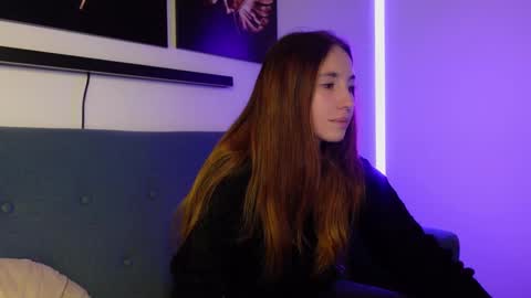 Snapshot of agelina_summer chatting on 01-25-25, 06:57 Agelina Lilly Laura online show from 01-25-25, 06:57