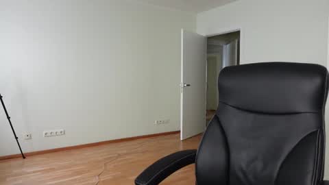 Agelina Lilly Laura online show from 04-27-26, 12:03