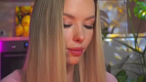 Snapshot of agent_blonde chatting on 10-04-25, 05:33 May online show from 10-04-25, 05:33