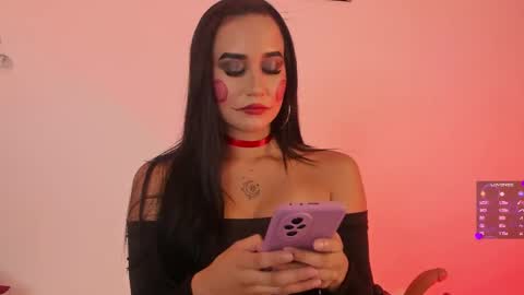 Snapshot of aggie_swett chatting on 10-27-25, 11:09 Maggie online show from 10-27-25, 11:09