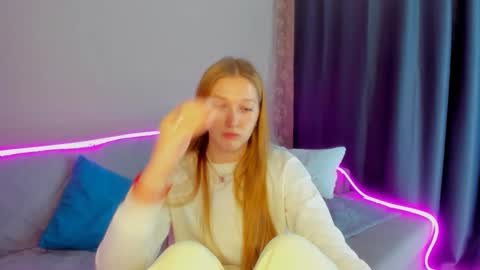 Snapshot of agnesarden chatting on 10-24-25, 06:48 AgnesArden online show from 10-24-25, 06:48