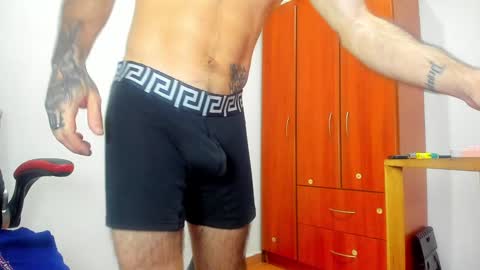 Agustin online show from 01-12-25, 06:05