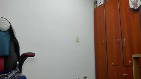 Agustin online show from 11-26-25, 07:04