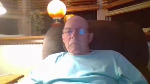 Snapshot of aguynrkfrd chatting on 09-21-25, 09:22 aguynrkfrd online show from 09-21-25, 09:22